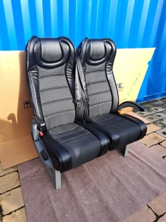 Sedadla Comfort 4036 - černá lesklá koženka + elegantní potah