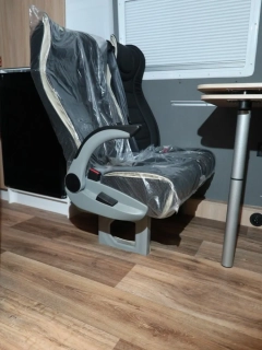 Sedadla Comfort 4036 - černá mat koženka X slonová kost
